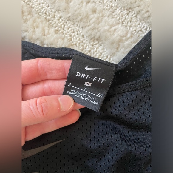 Nike - Dri Fit Mesh Running Tank Top - Picture 3 of 4
